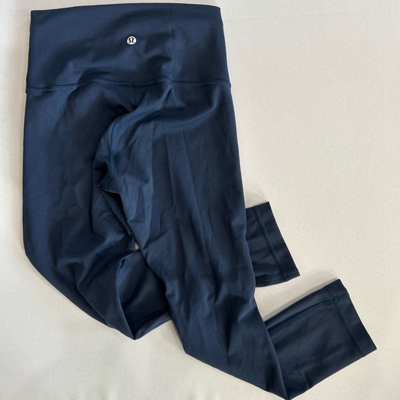 Lululemon Navy Wunder Train High-Rise Crop Leggings xs small Size 4 EUC - Picture 2 of 4